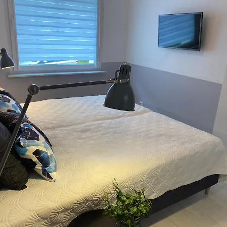 Komfortowy Apartament Przy Lesie Apartman *